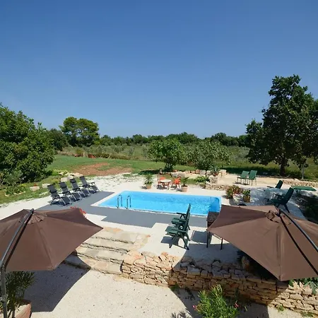 Villa Complex Of Two Palera Xxl With Private Pools Ližnjan