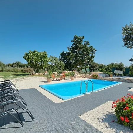 Complex Of Two Palera Xxl With Private Pools Villa Liznjan