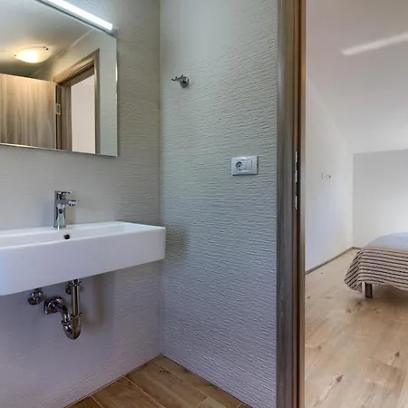 Complex Of Two Palera Xxl With Private Pools * Ližnjan
