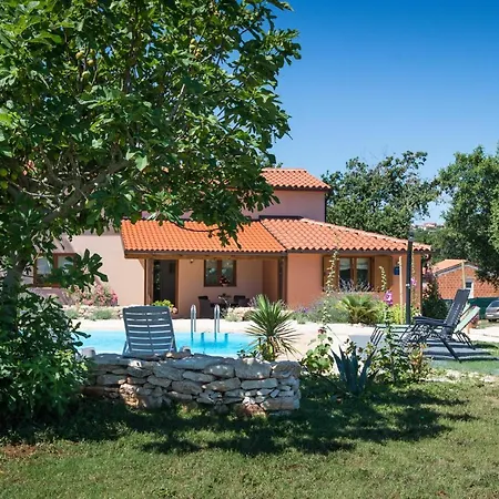 Complex Of Two Palera Xxl With Private Pools * Ližnjan